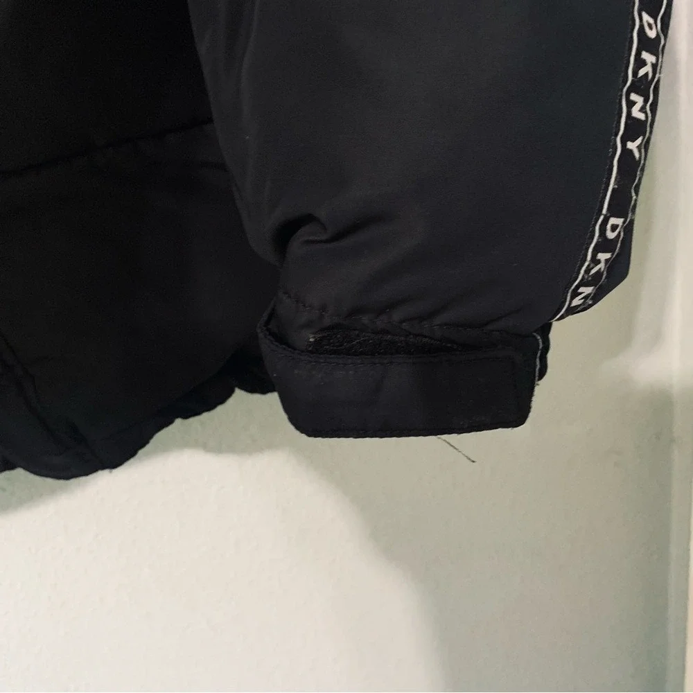 DKNY Boys Black Puffer Jacket L 14/16 Sherpa Lined Hood Logo Tape Winter Coat